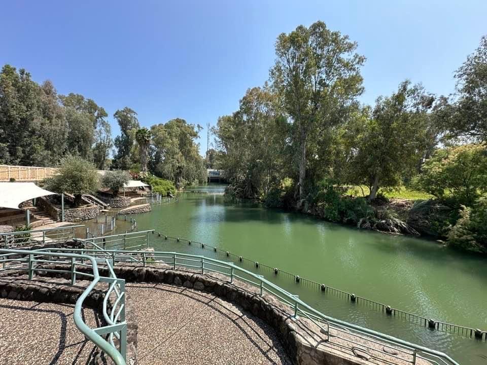 صورة مغطس "يردنيت" في نهر الاردن  2